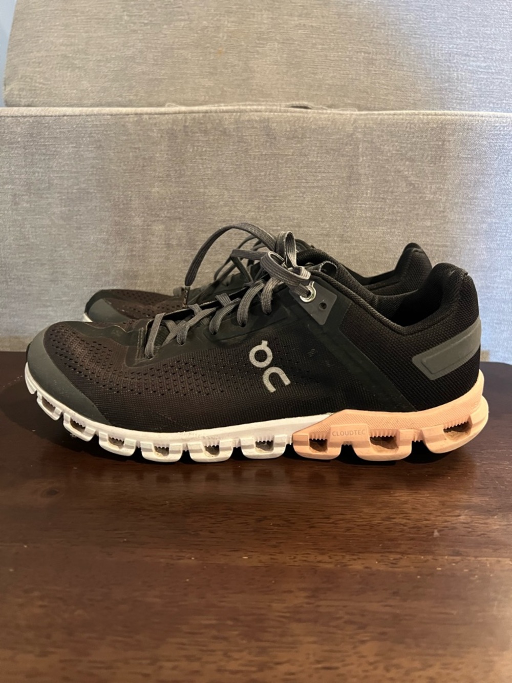 On Running Cloudflow Running Shoes Black & Rose Pink - Women’s Size 9